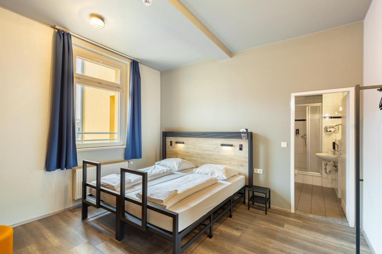 Triple Room,1386549707:JPEG