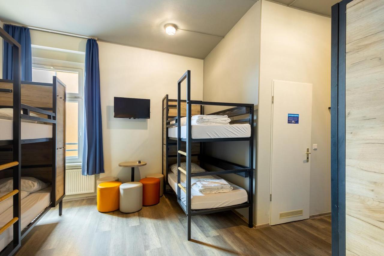 Bed op een Vrouwenslaapzaal met 6 Bedden
